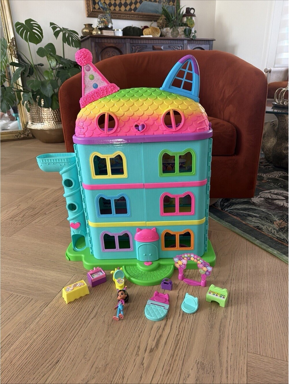 Gabby’s Dollhouse Rainbow Celebration Playset Figures Accessories Working Sounds